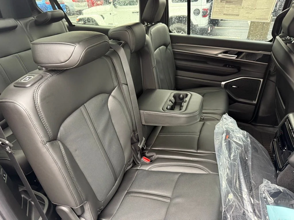 New 2026 High Gloss Black Exterior Paint Jeep  image 54