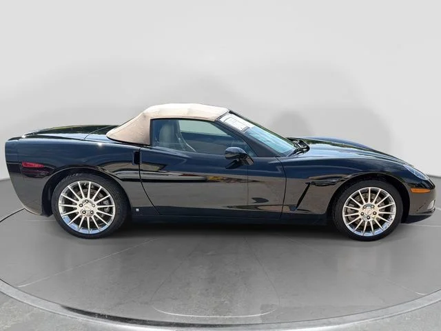 Used 2009 Black Chevrolet Base image 2