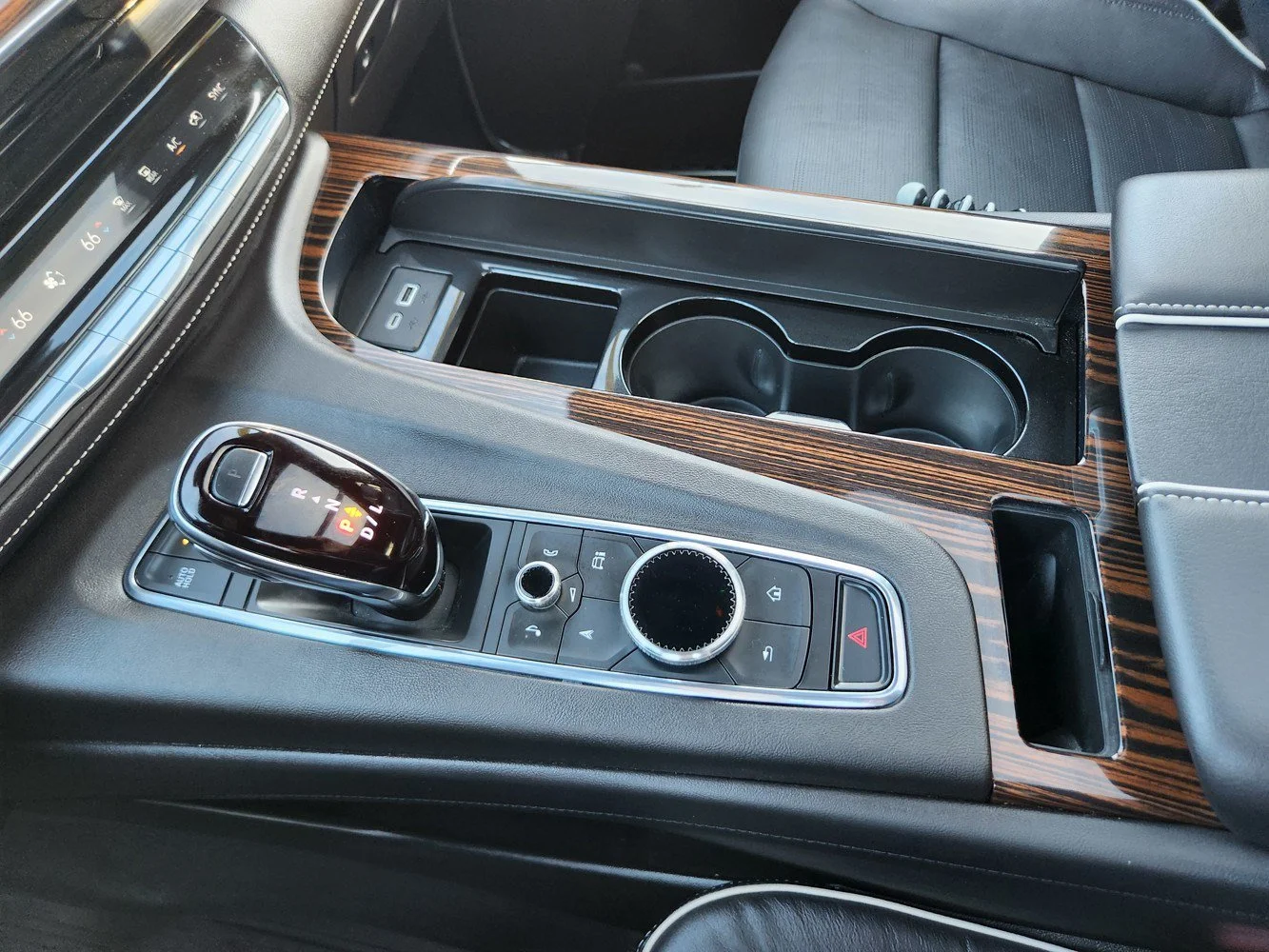 2024 Cadillac Escalade ESV Premium Luxury - Photo 12