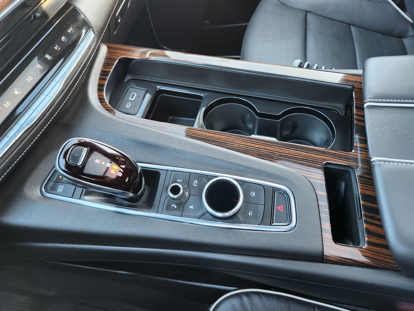 2024 Cadillac Escalade ESV Premium Luxury - Photo 12