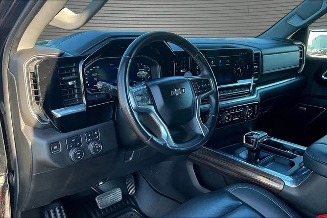 Used 2022 Black Chevrolet RST image 18