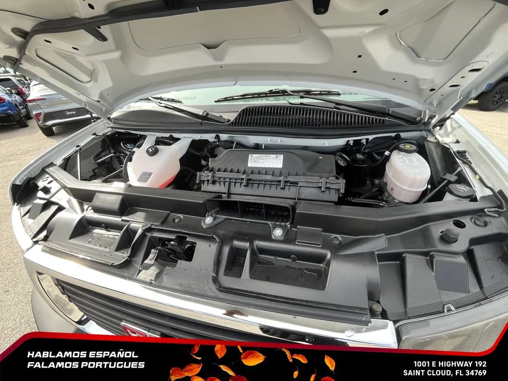 Used 2025 Summit White GMC Work Van image 16