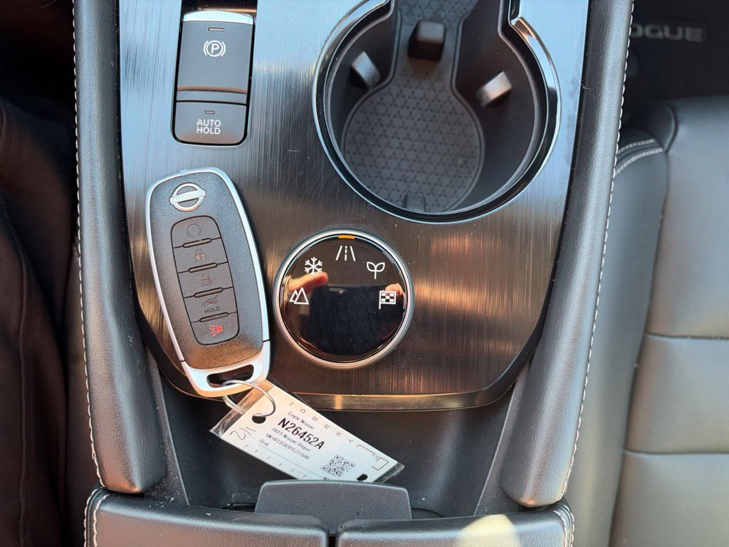 Used 2023 Gray Nissan SL image 28