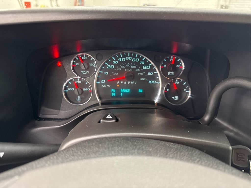 Used 2025 White GMC LT image 21
