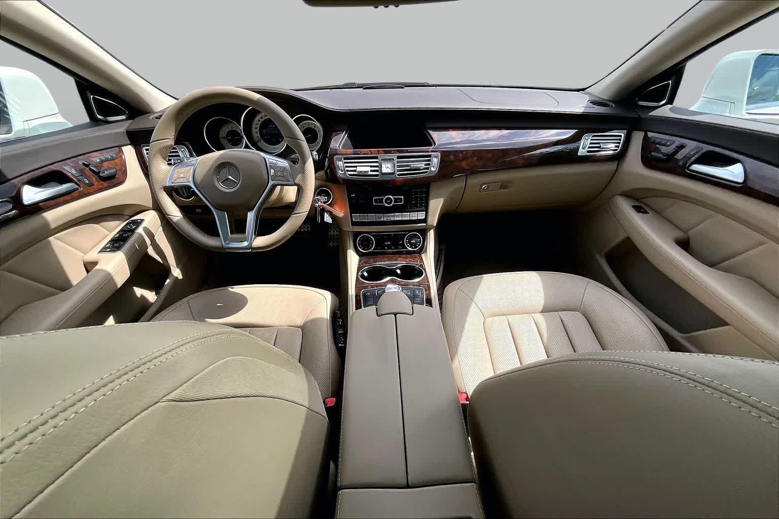 Used 2014 Diamond White Metallic Mercedes-Benz CLS 550 image 15
