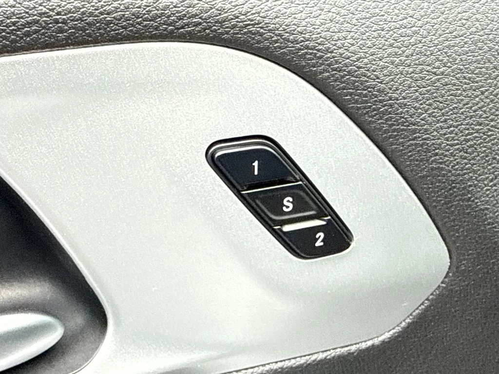 Used 2024 White Chrysler Select image 23