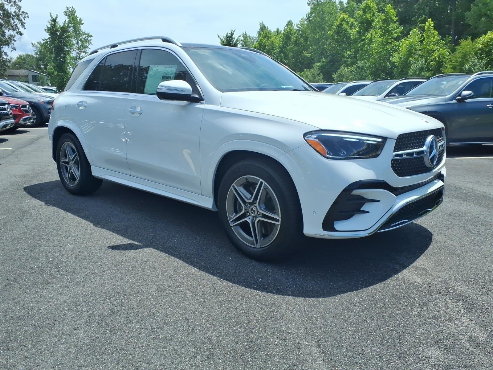 New 2026 MANUFAKTUR Moonlight White Metallic Mercedes-Benz GLE 450 image 4