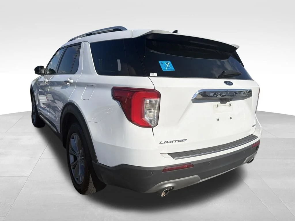 Used 2023 White Ford Limited image 15