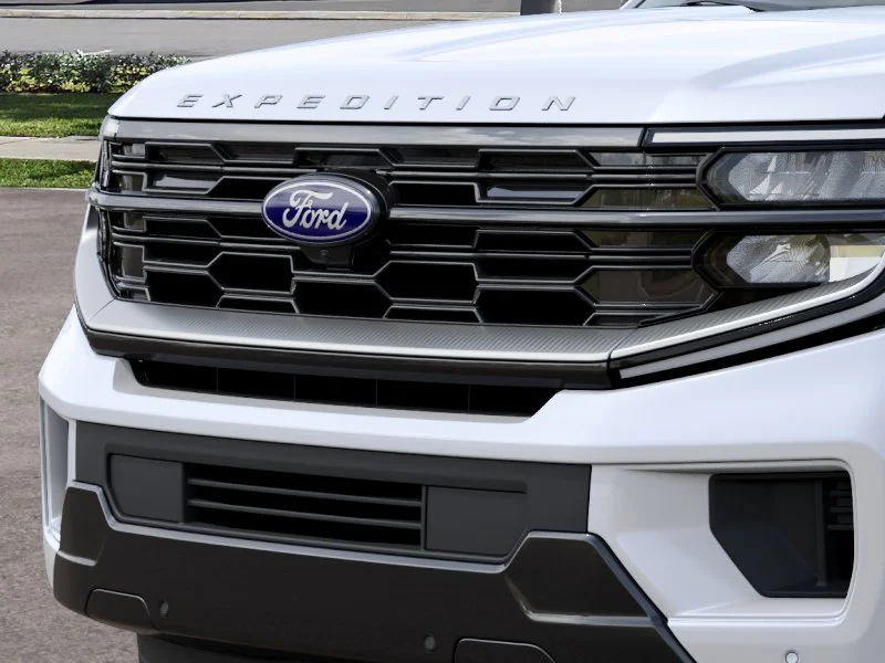 New 2027 Star White Metallic Tri-Coat Ford MAX Platinum image 41