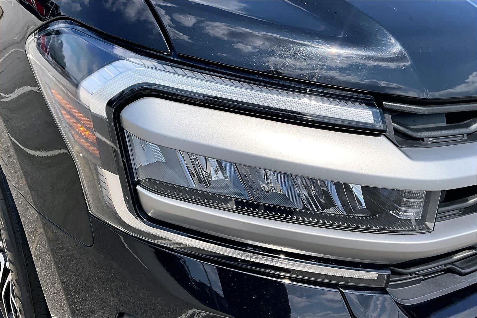 Used 2024 Agate Black Metallic Ford XLT image 28