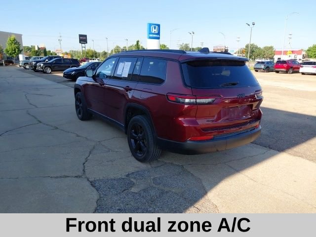 Used 2023 Red Jeep Altitude image 7