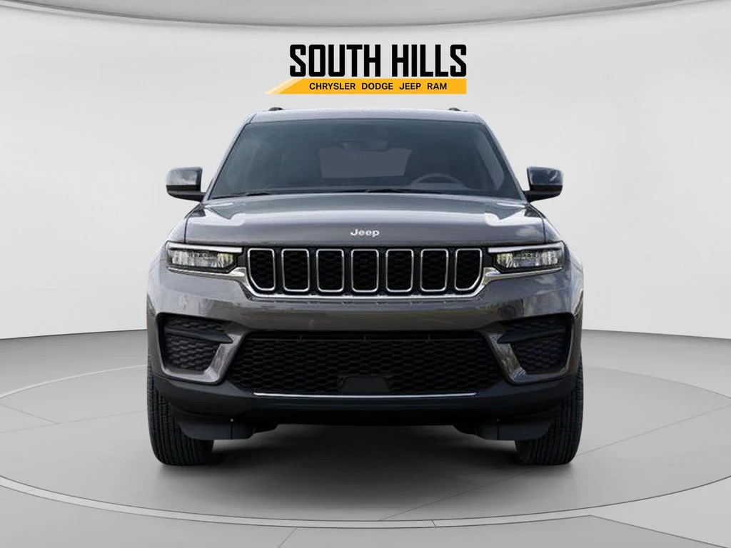 New 2026 Baltic Gray Metallic Clear-Coat Exterior Paint Jeep Laredo X image 6