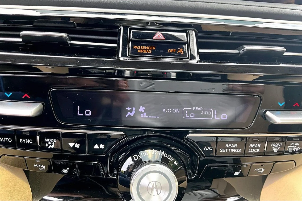 Certified Used 2025  Acura Technology Package image 18