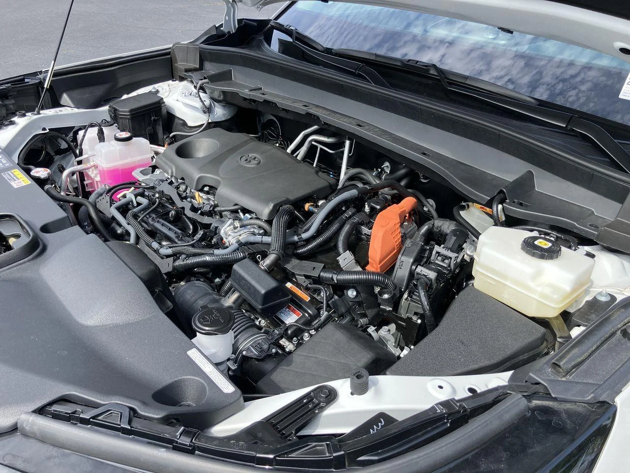 Certified Used 2025 White (Wind Chill Pearl) Toyota Limited image 40