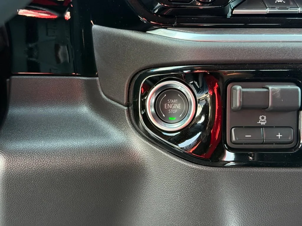 New 2026 Onyx Black GMC SLT image 28