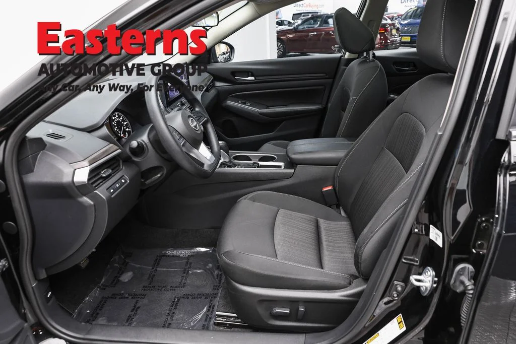 Used 2025 Black Nissan 2.5 SV image 14