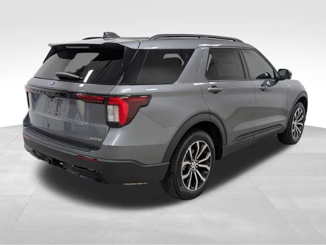 New 2026 Carbonized Gray Metallic Ford ST-Line image 46
