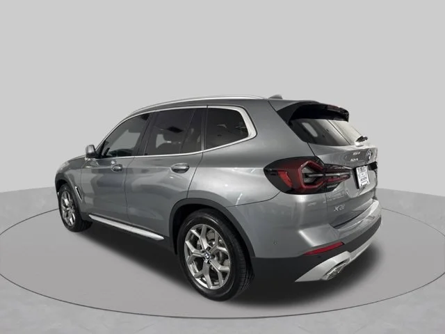 Used 2024 Gray BMW xDrive30i image 6