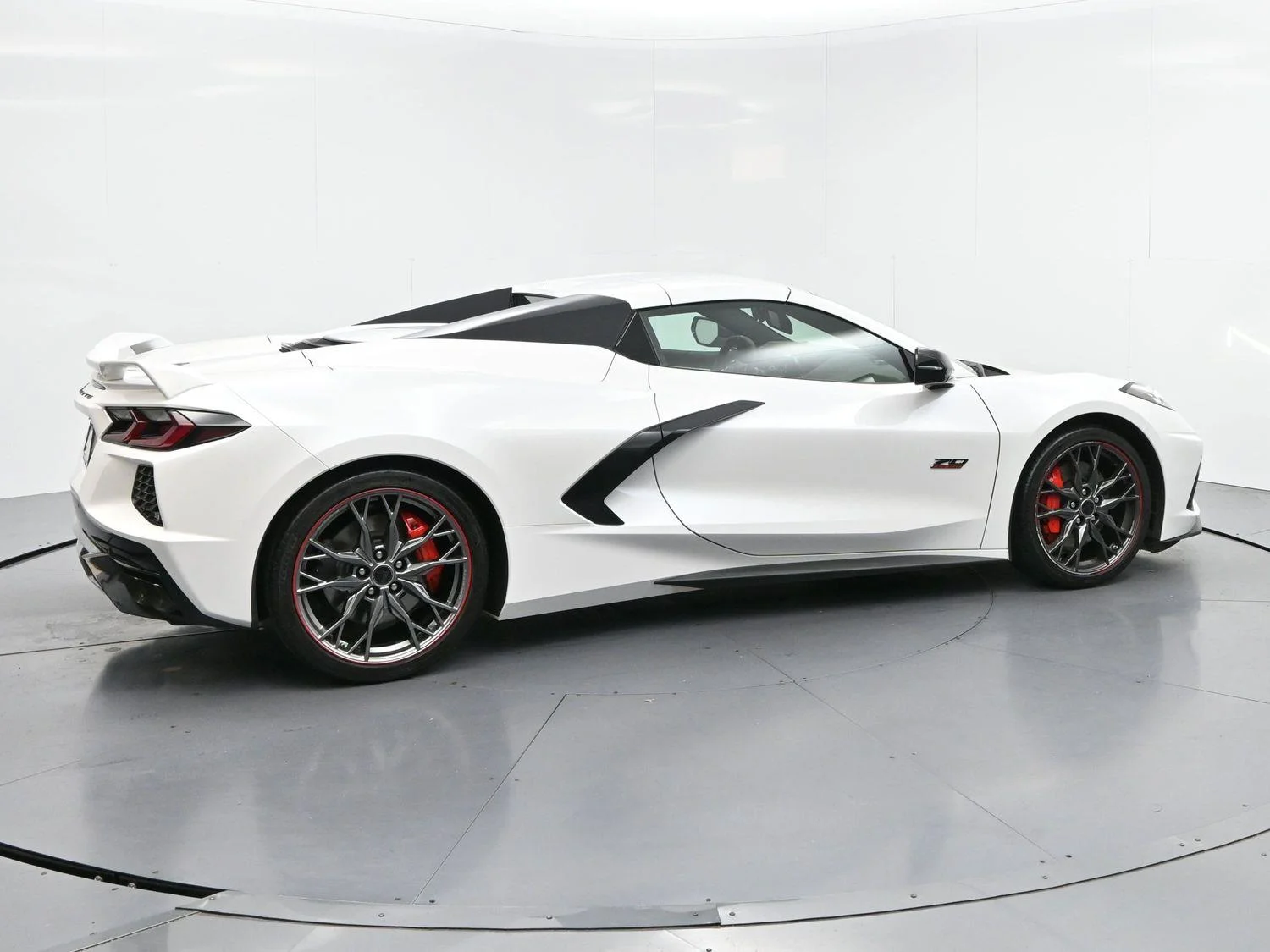 Used 2023 WHITE PEARL METALLIC TRICOAT Chevrolet 3LT image 8