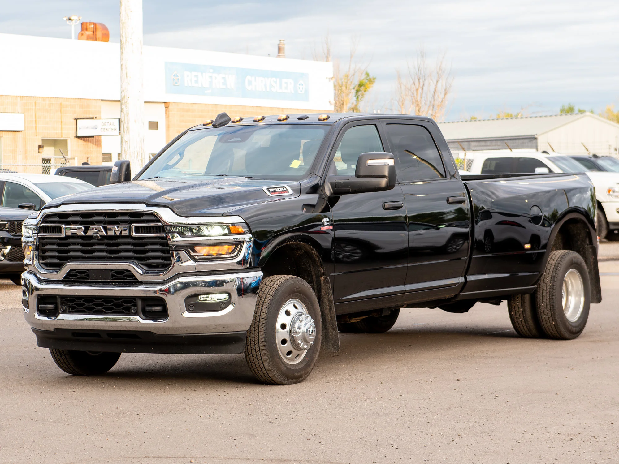 Used 2026 Black RAM Tradesman* | Crew Cab | Less than 2,000 KM | Level 2 Equip Group | 5th Wheel/Gooseneck Prep | image 9
