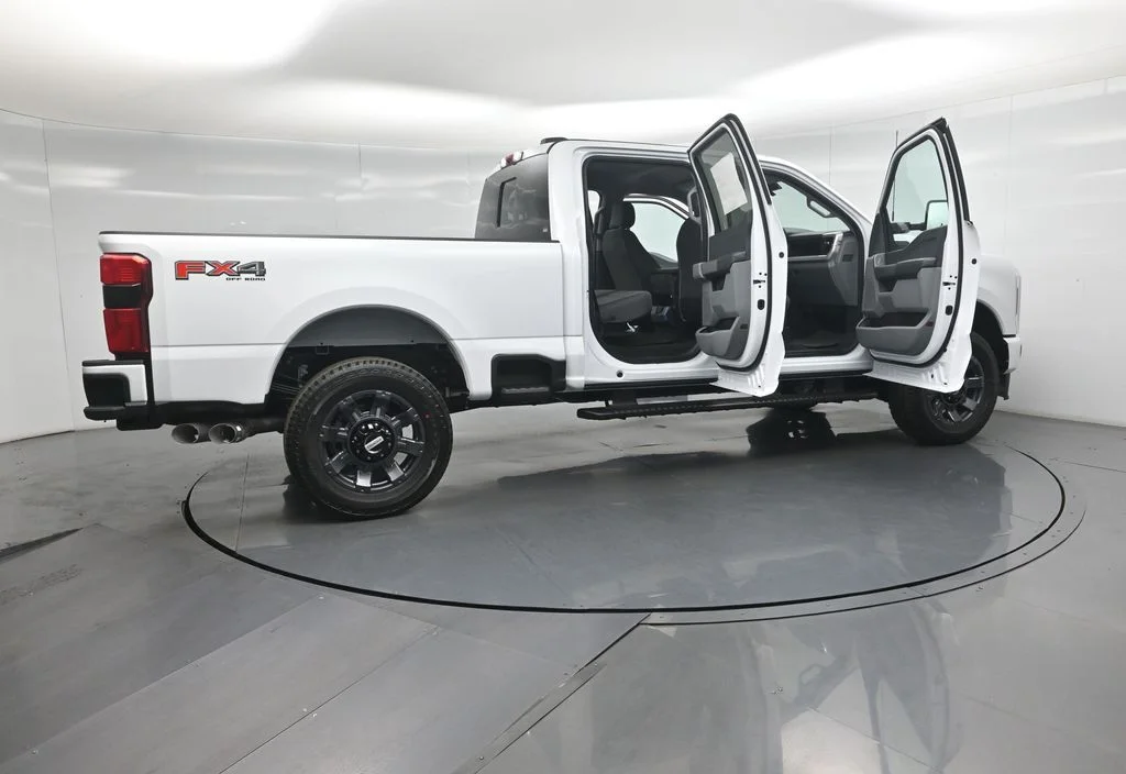 New 2026 Oxford White Ford XL image 3
