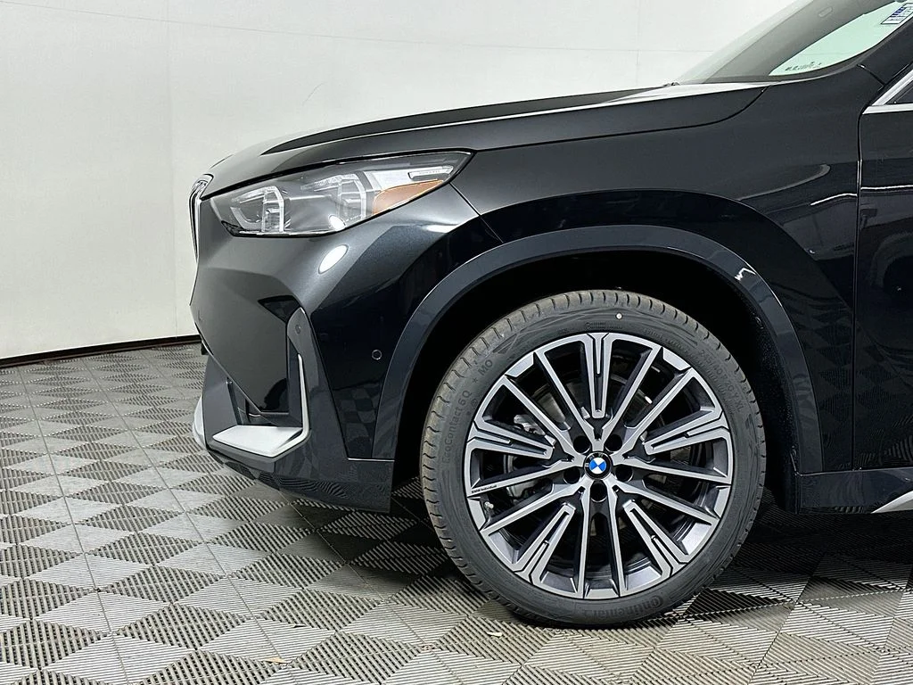 New 2026 Black Sapphire Metallic BMW xDrive28i image 9