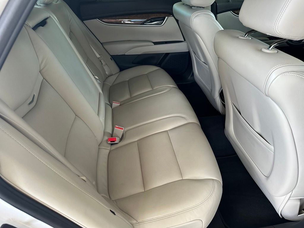 Used 2019 White Cadillac Luxury image 33