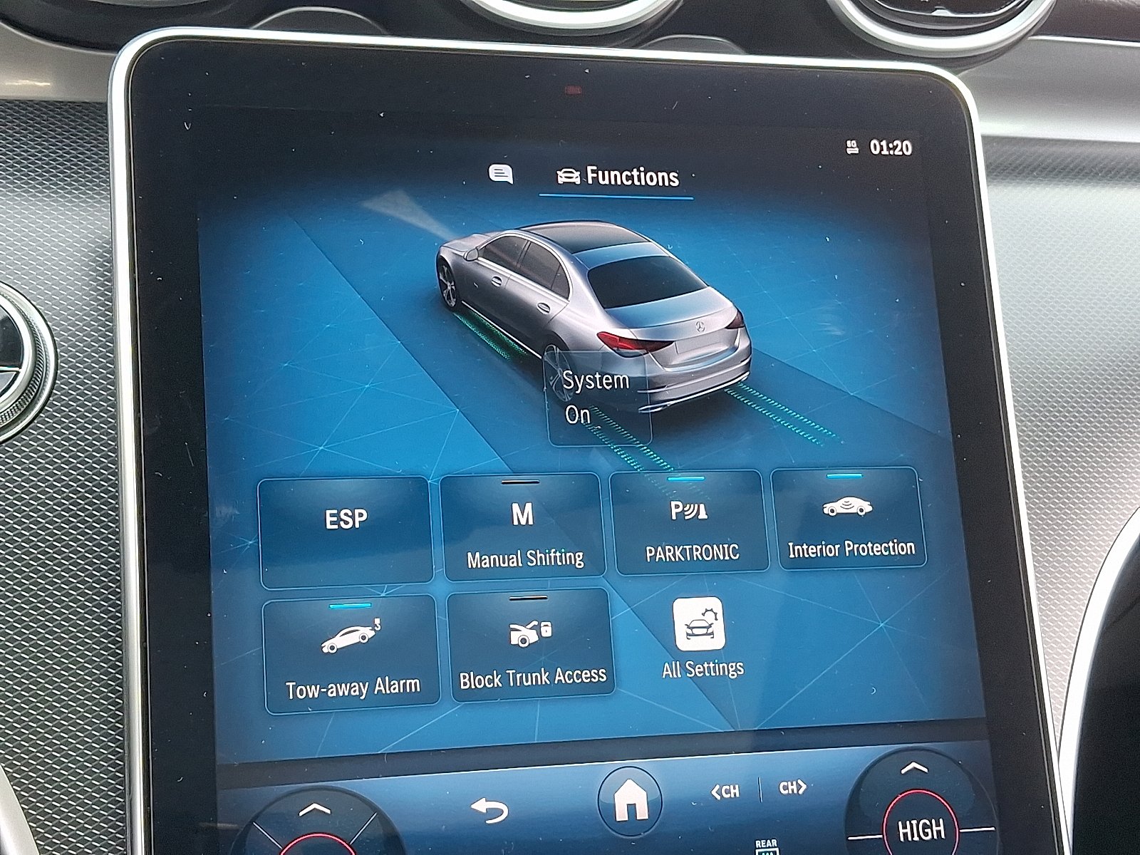 2025 Mercedes-Benz C-Class Sedan C 300 - Photo 24