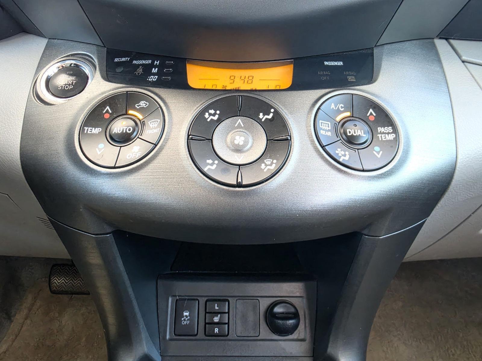 Used 2012 Classic Silver Metallic Toyota Limited image 21