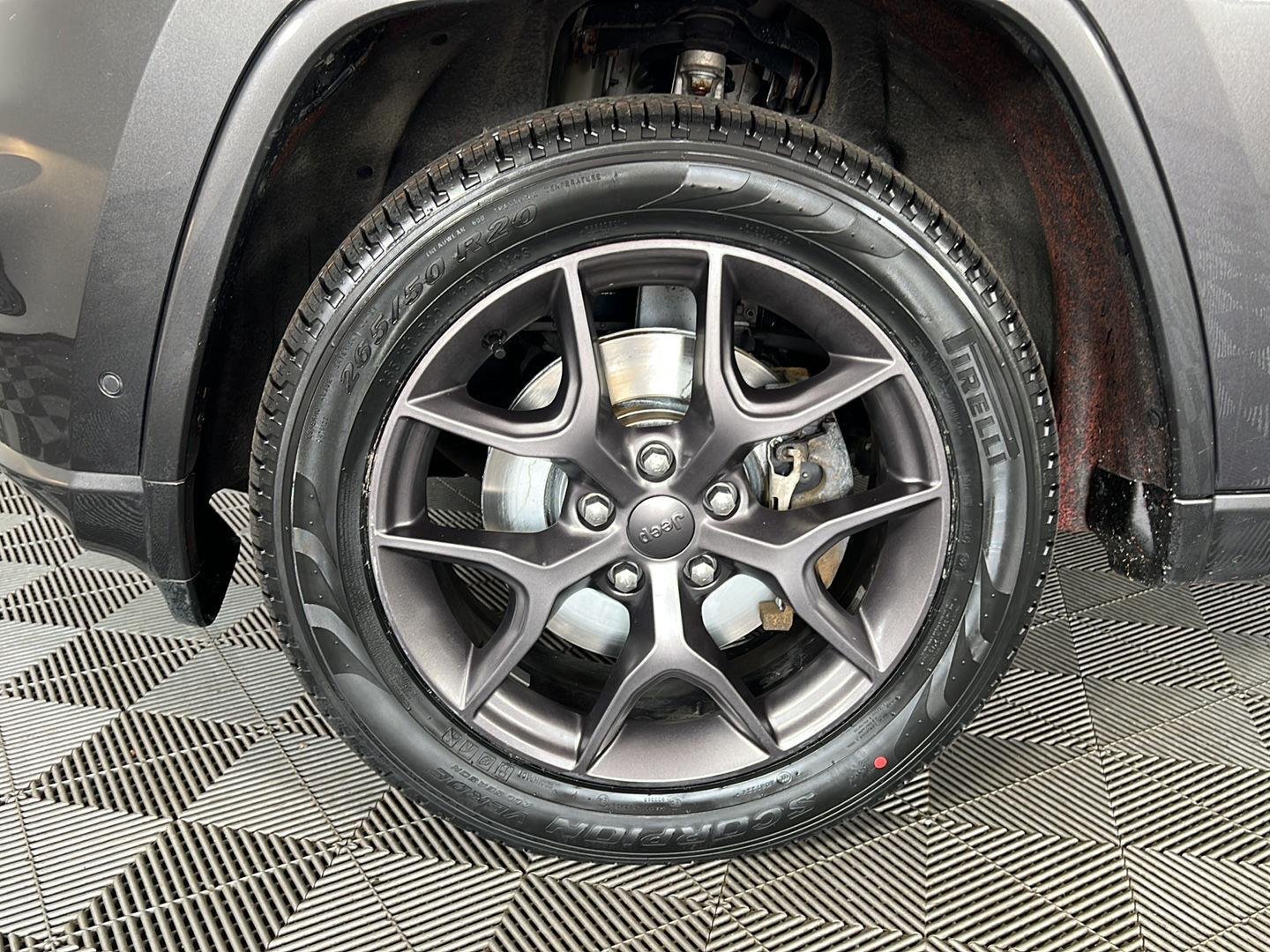 Used 2021 Granite Crystal Metallic Clearcoat Jeep 80th Anniversary image 15