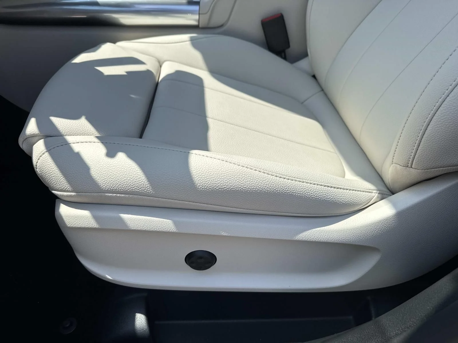 New 2026 Gray Mercedes-Benz GLA 250 image 10