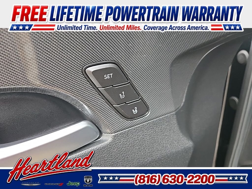 Used 2022 Black Hyundai Limited image 29