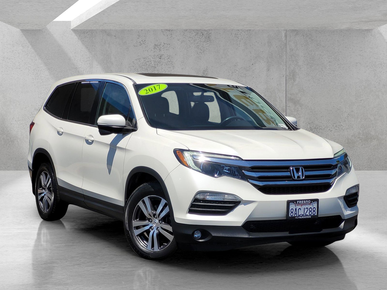 2017 Honda Pilot 2WD EX-L w/RES's photo