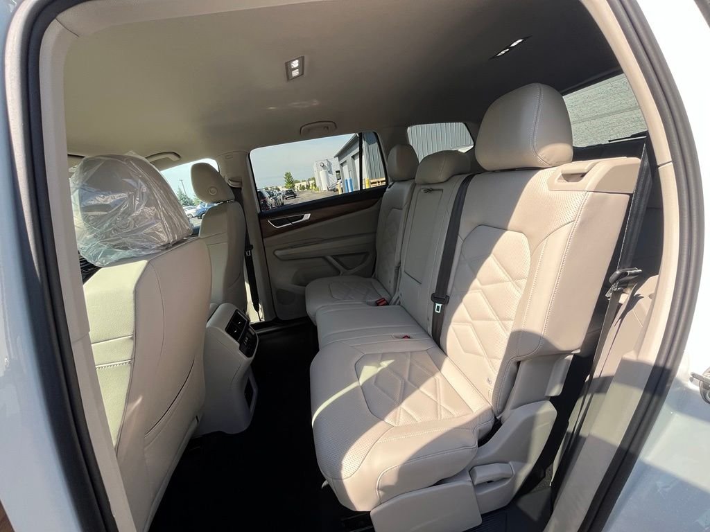New 2026 White/off-white Volkswagen 2.0T SE image 23