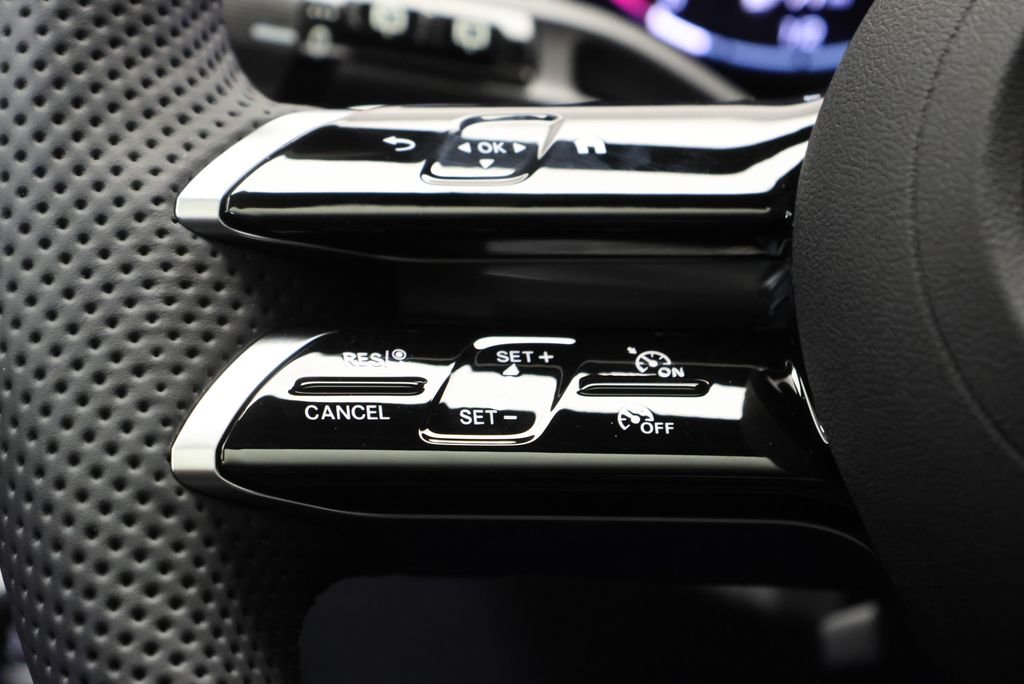 Used 2026 Black Mercedes-Benz GLC 300 image 21