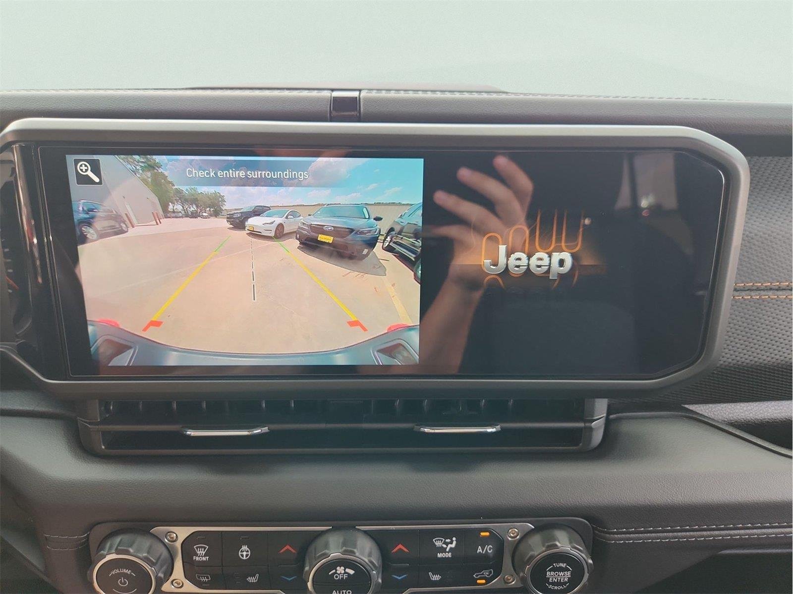 2024 Jeep Gladiator photo 14 of 33