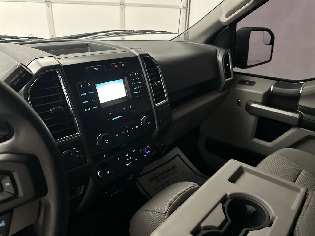 Used 2015 White Ford Lariat image 20