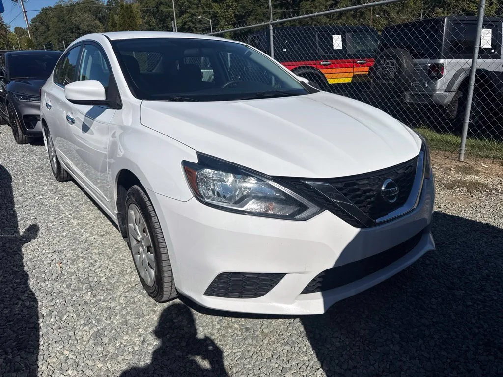 Used 2018 White Nissan S image 2