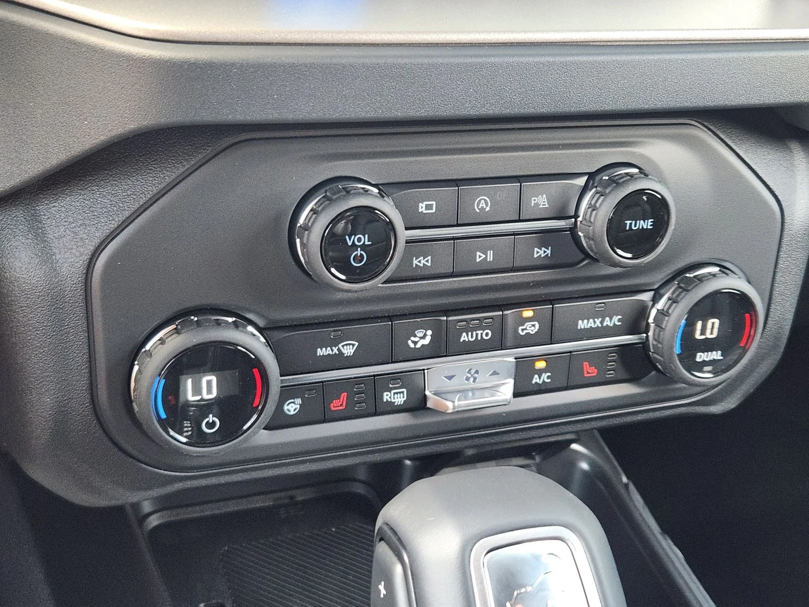 New 2026 Avalanche Gray Ford Outer Banks® image 15