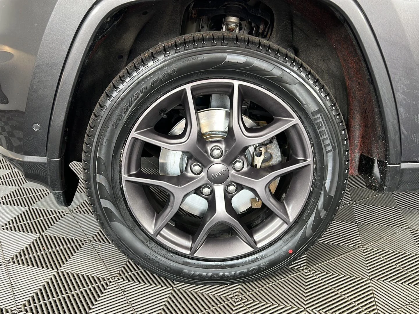 Used 2021 Granite Crystal Metallic Clearcoat Jeep 80th Anniversary image 15