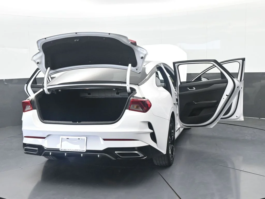 Used 2023 Glacial White Pearl Kia GT-Line image 72