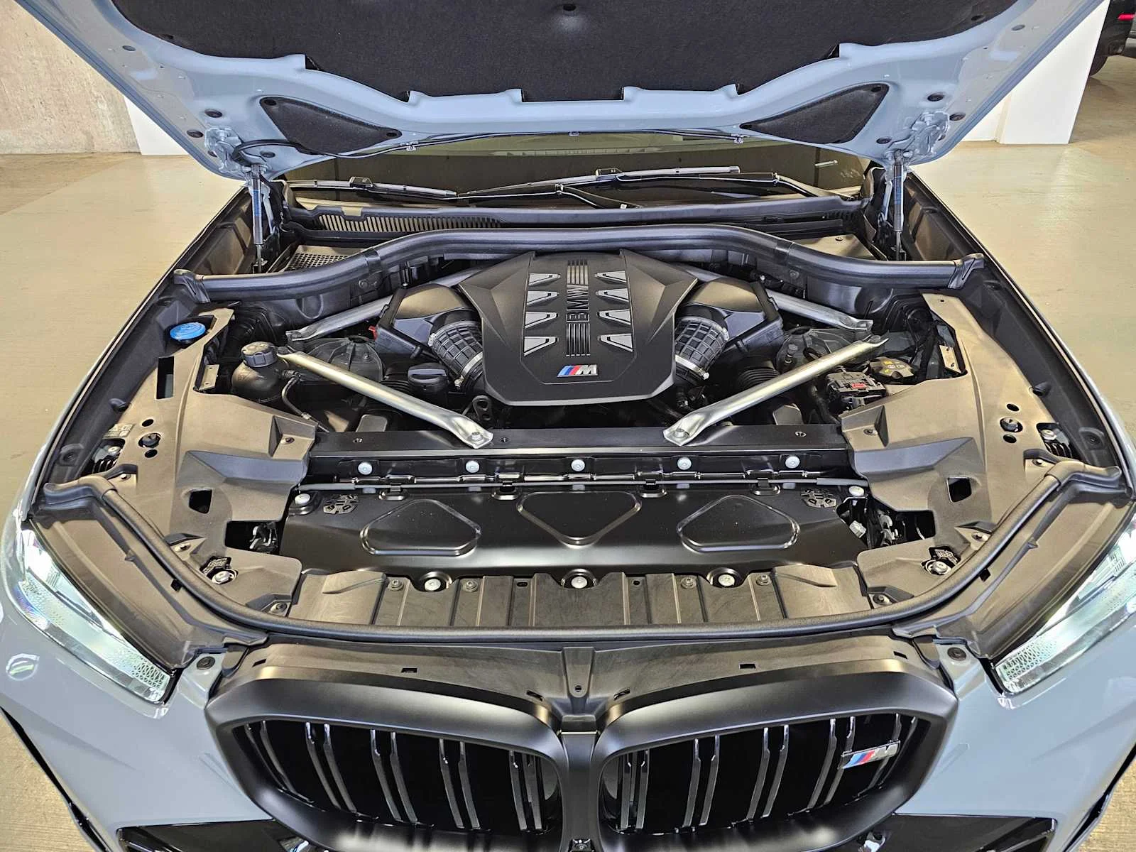 New 2026 Brooklyn Grey Metallic BMW M60i image 9