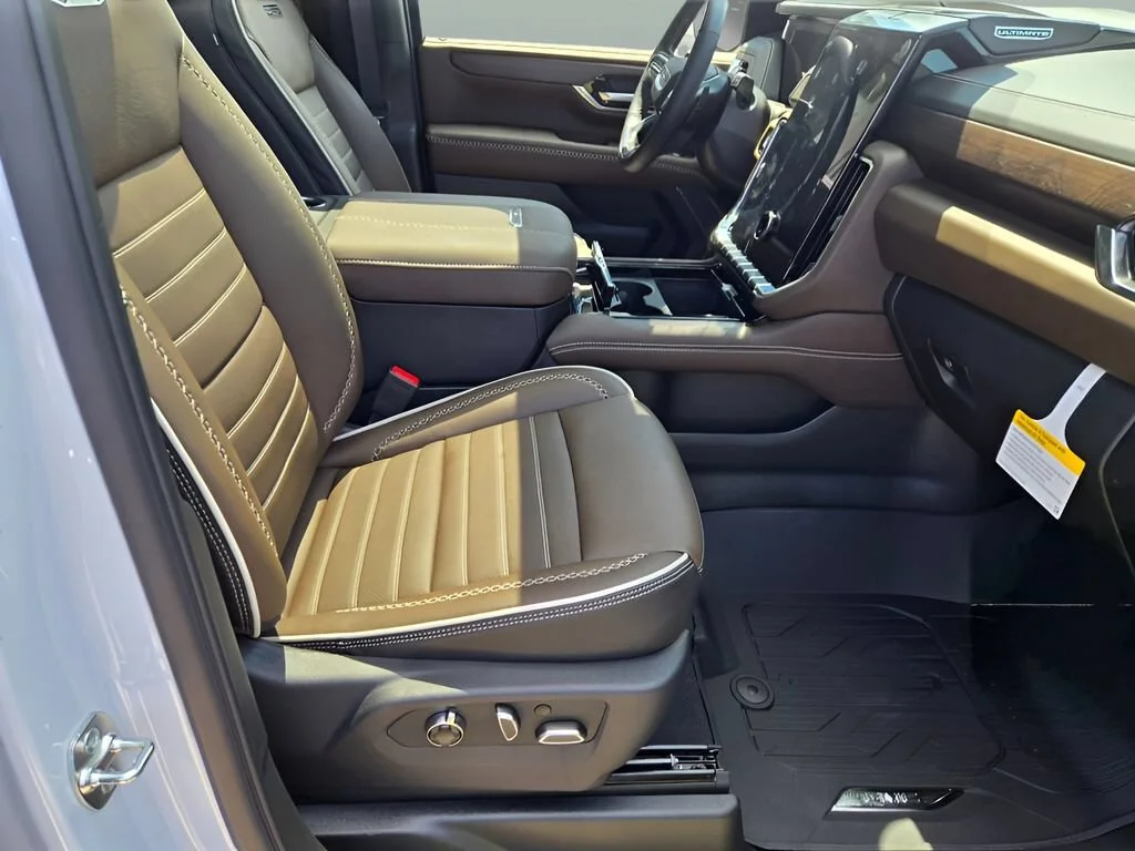 2026 GMC Yukon XL Denali Ultimate - Photo 8