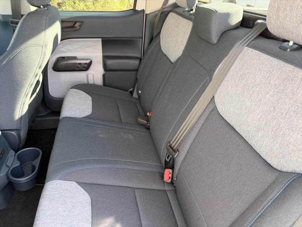 New 2026 Oxford White Ford XLT image 29