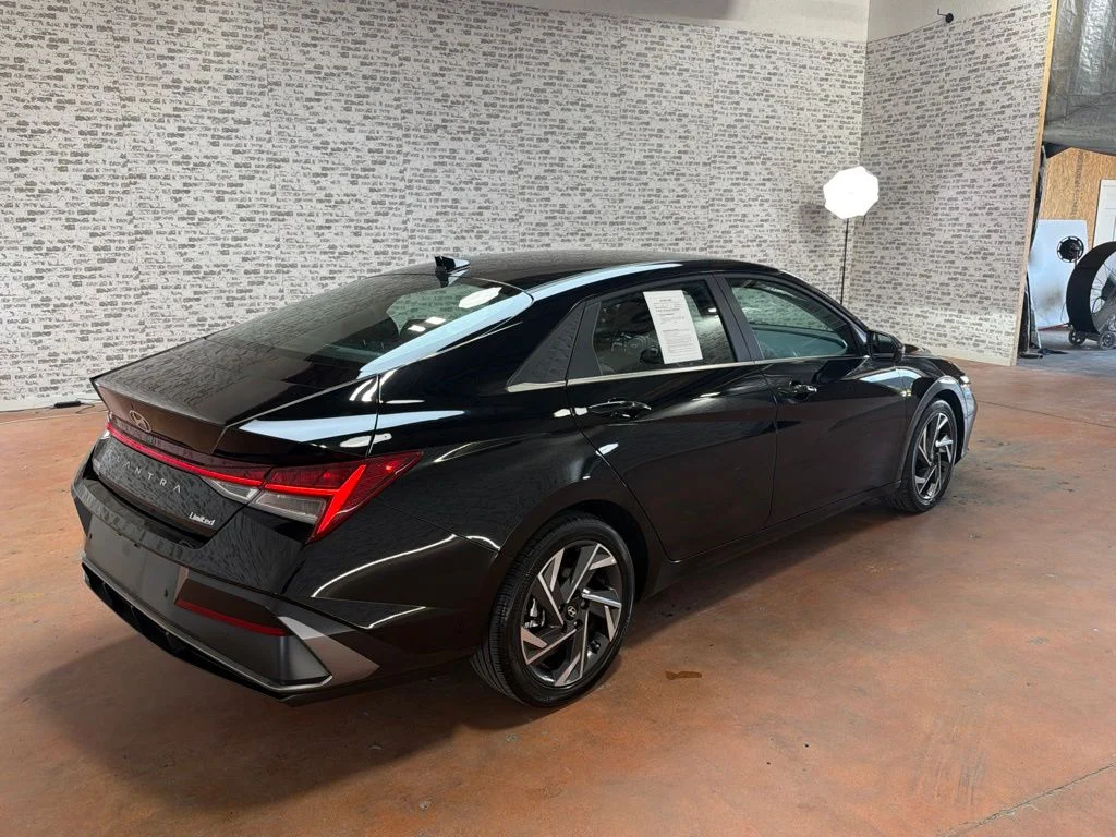 Used 2024 Abyss Black Hyundai Limited image 7