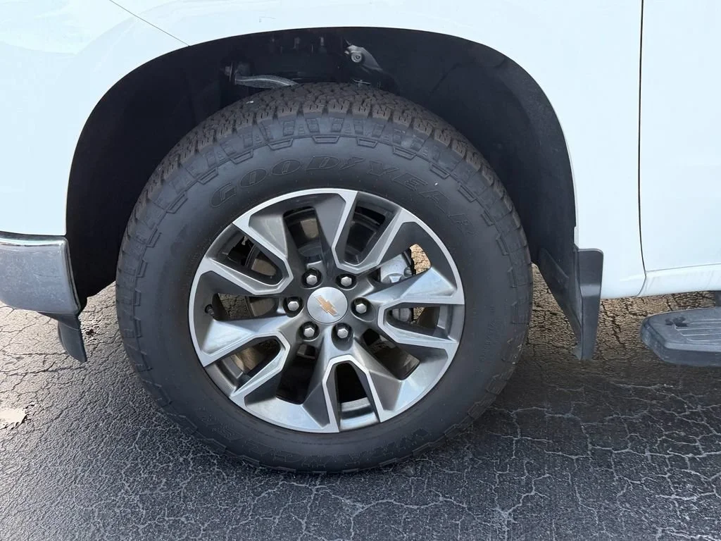 2025 Chevrolet Silverado 1500 LT - Photo 15