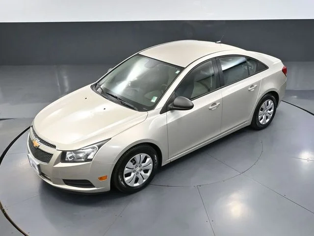 2013 Chevrolet Cruze LS - Photo 51