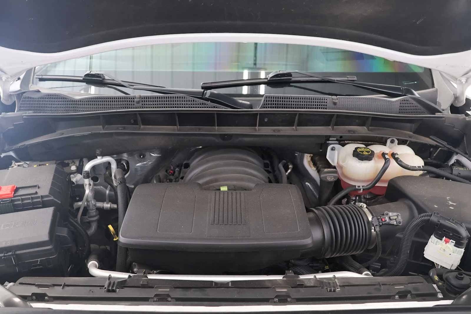 Used 2024 White Frost Tricoat GMC Denali Ultimate image 28