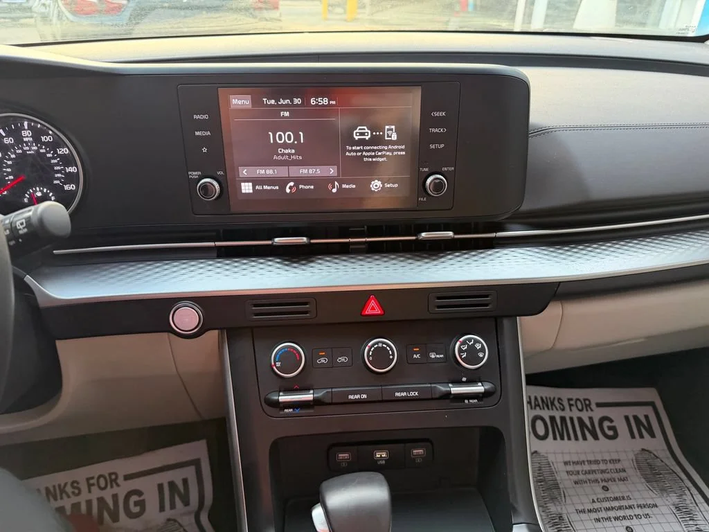 2024 Kia Carnival LX Seat Pkg - Photo 19