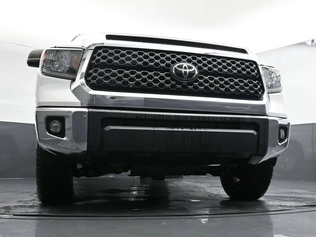 Used 2021 White Toyota SR5 image 35
